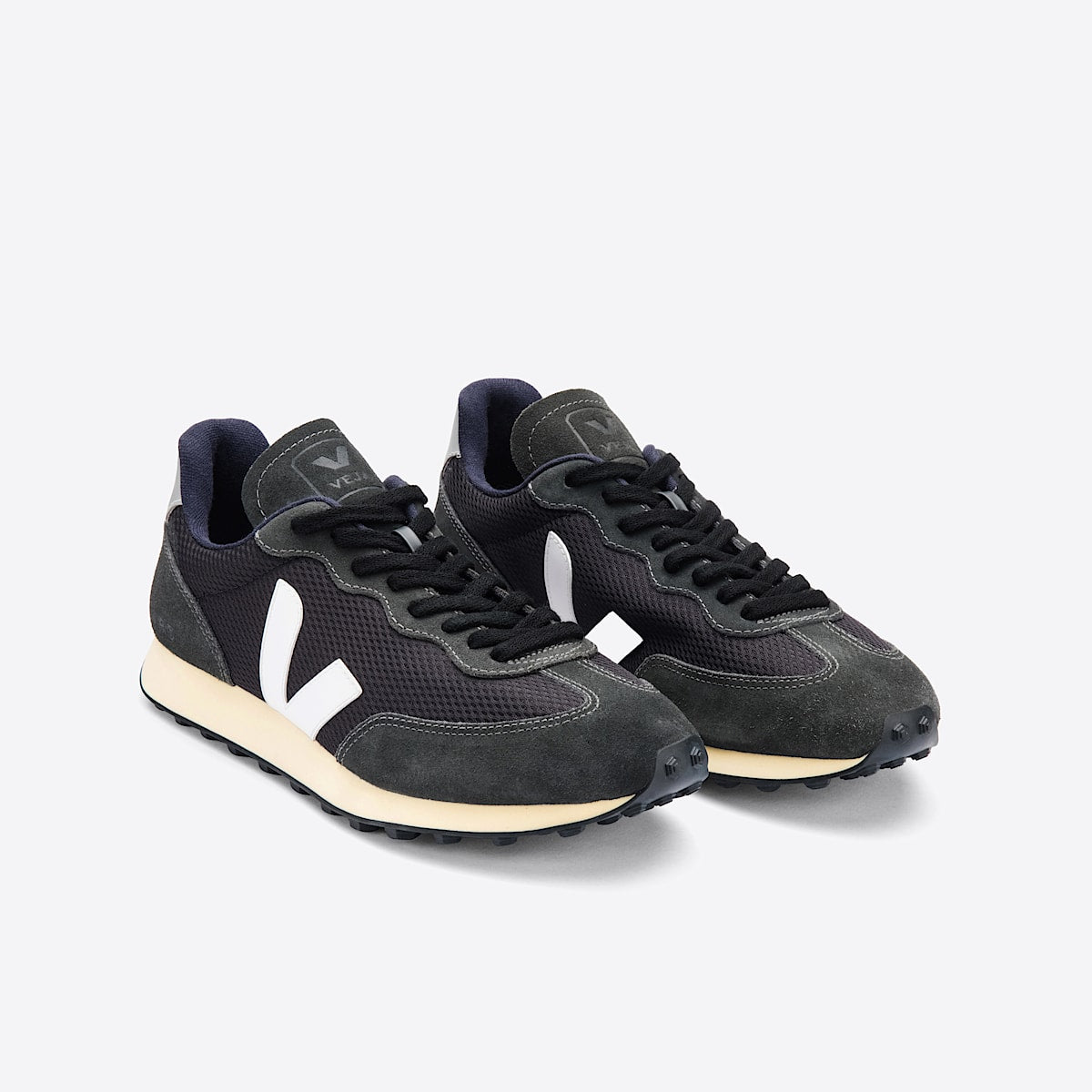 VEJA Rio Branco Alveomesh Black White Oxford Grey - Image 2