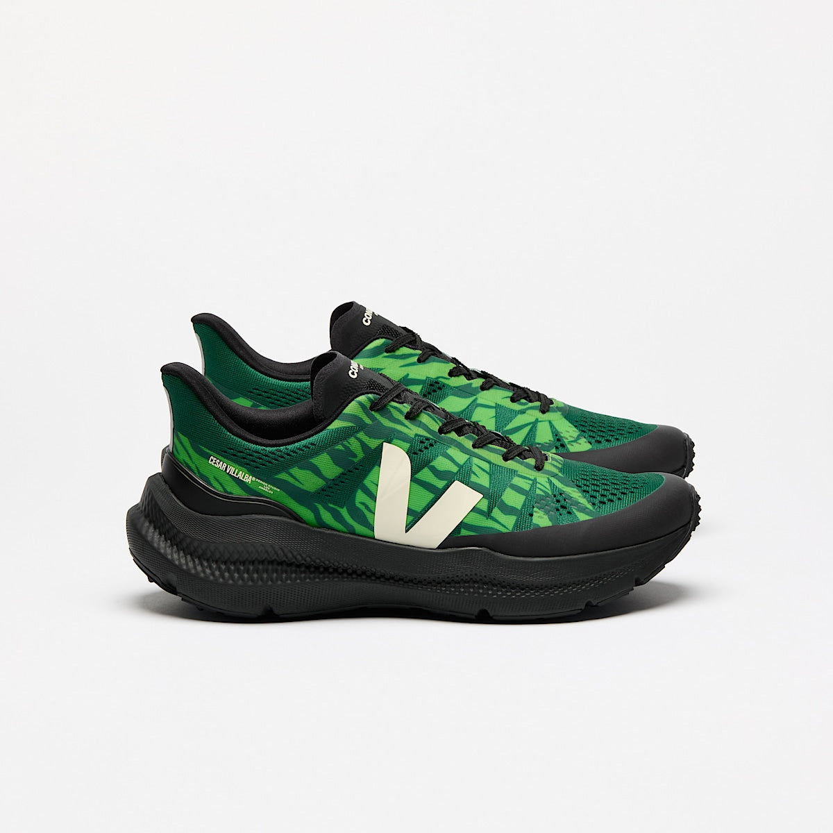 VEJA Condor 3 Advanced x César Villalba Poker Cashew Absinthe