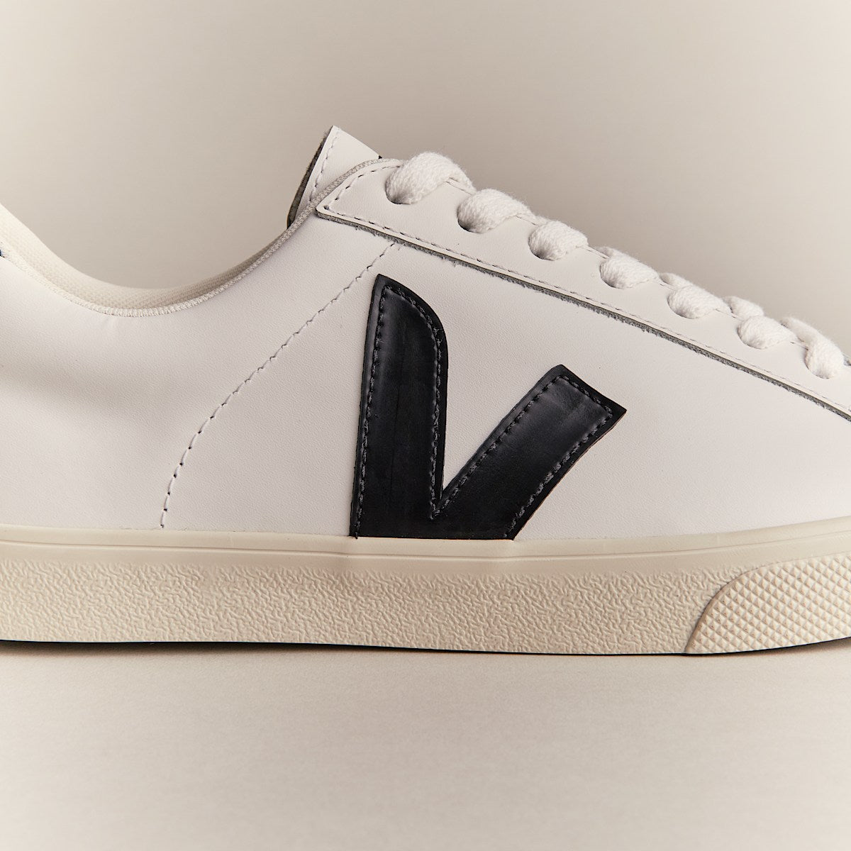 VEJA Esplar Leather White Black - Image 4