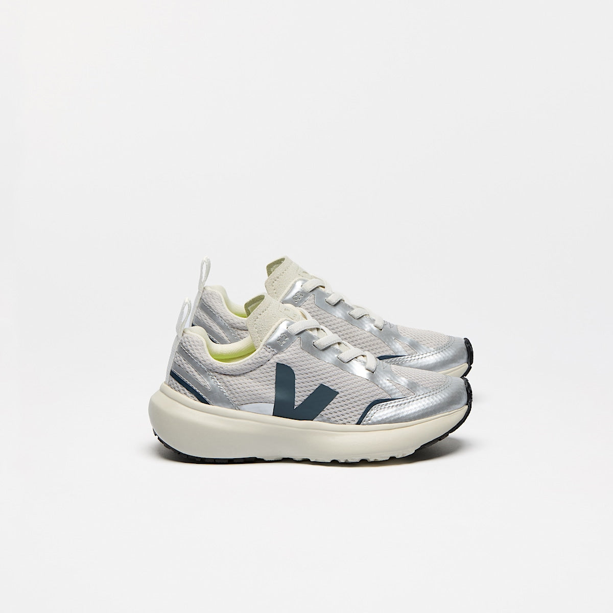 VEJA Canary Elastic Laces Alveomesh Grey California