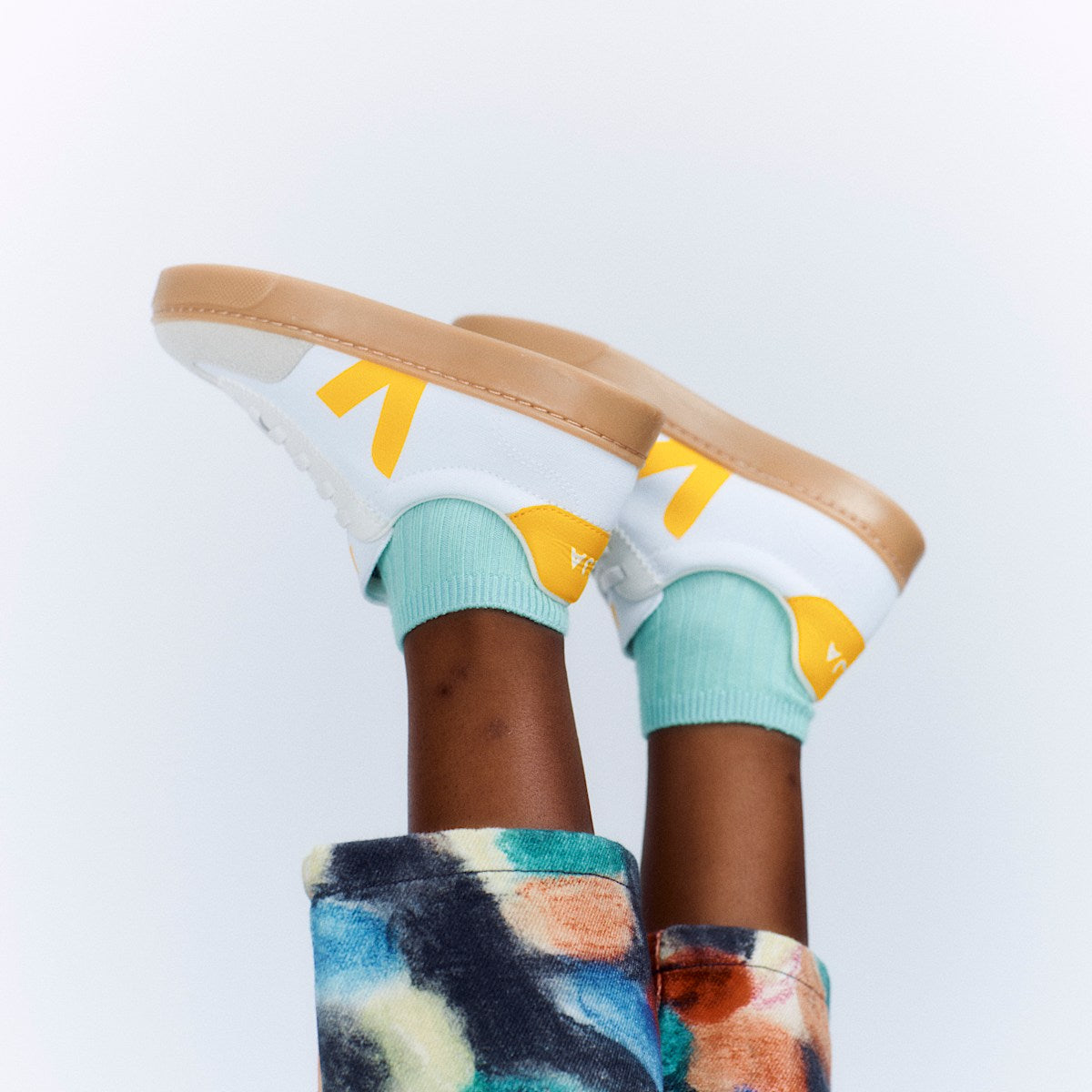 VEJA Volley Elastic Laces Canvas White Sunshine Natural - Image 4