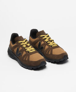 Alternative view of VEJA Salar Alveomesh Tent Eagle Black