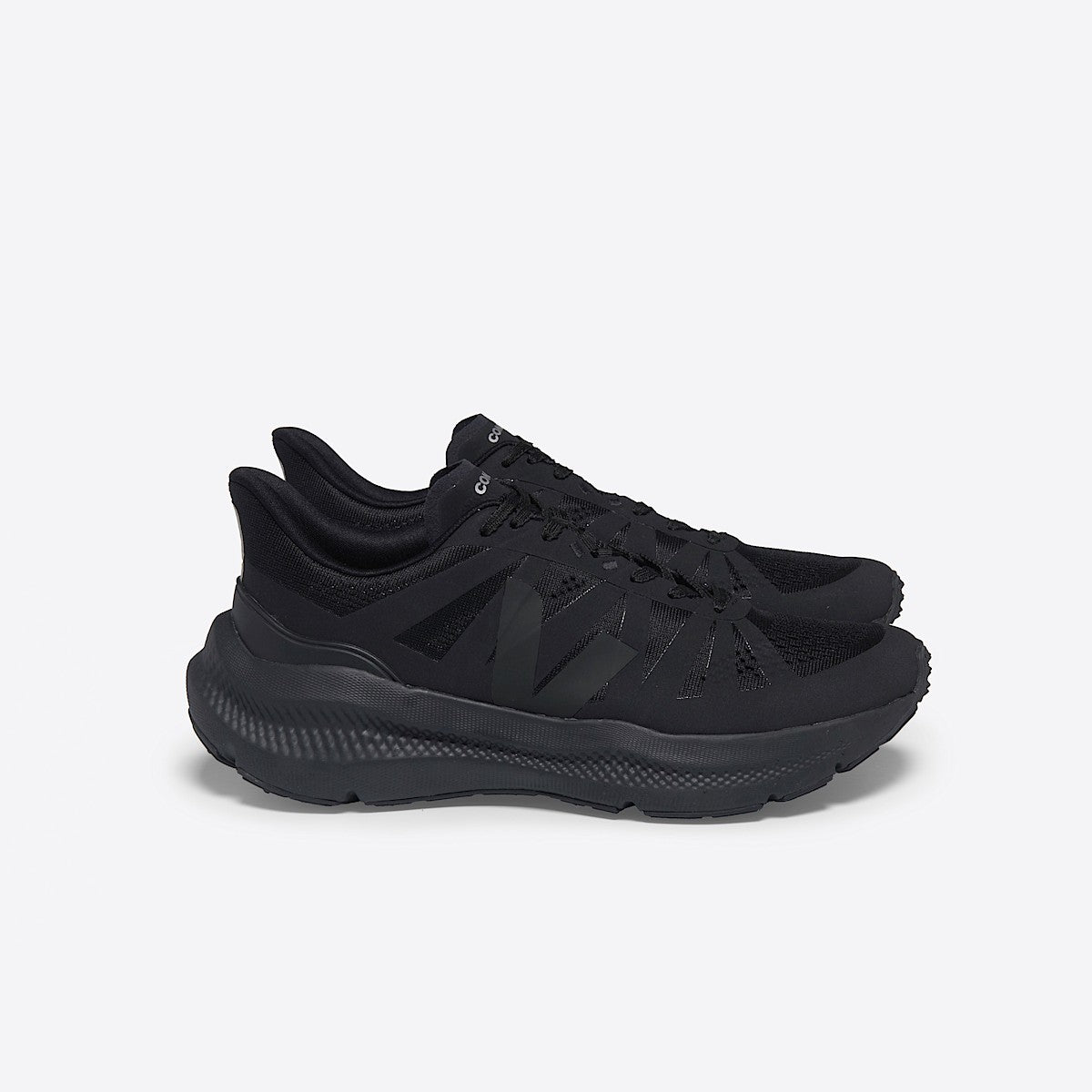 VEJA Condor 3 Engineered-Mesh Full Black