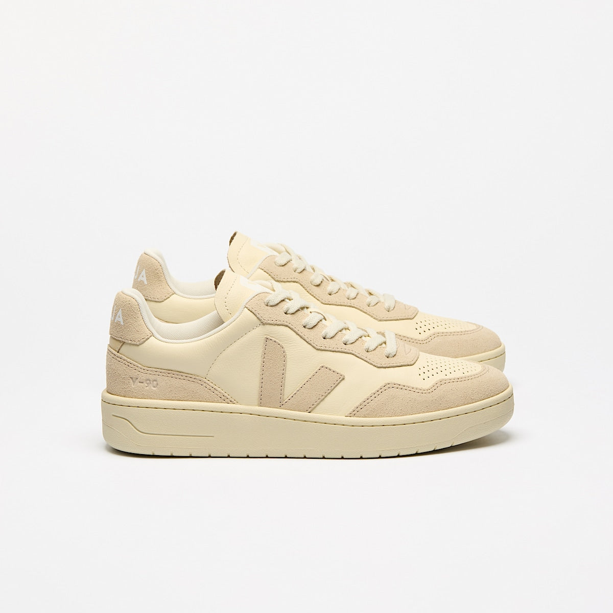 VEJA V-90 Leather Cashew Oat