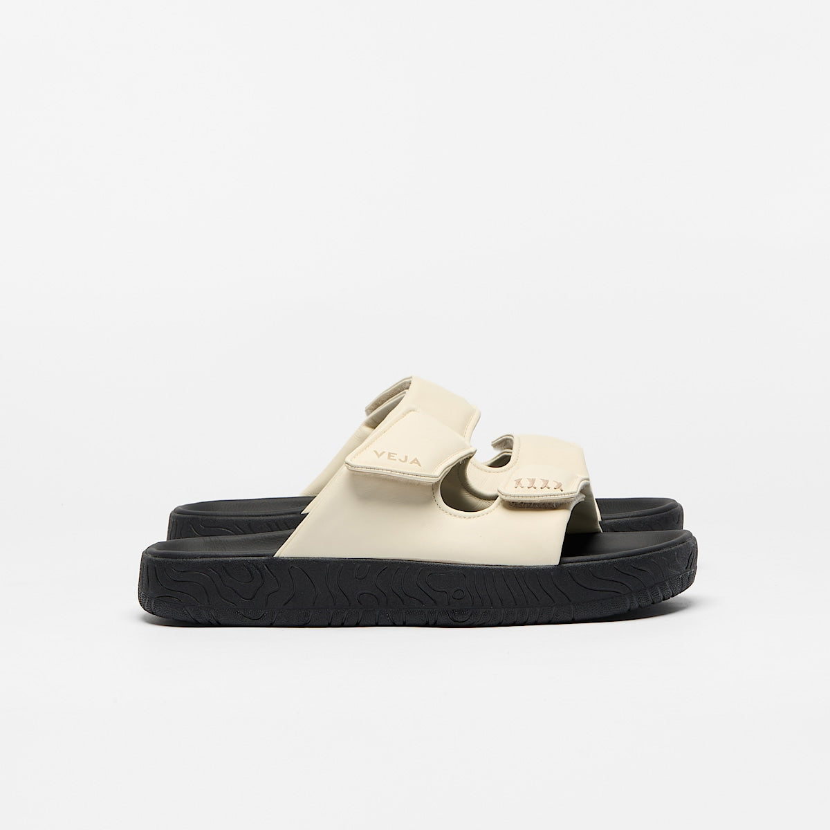 VEJA Etna Bold Leather Cashew