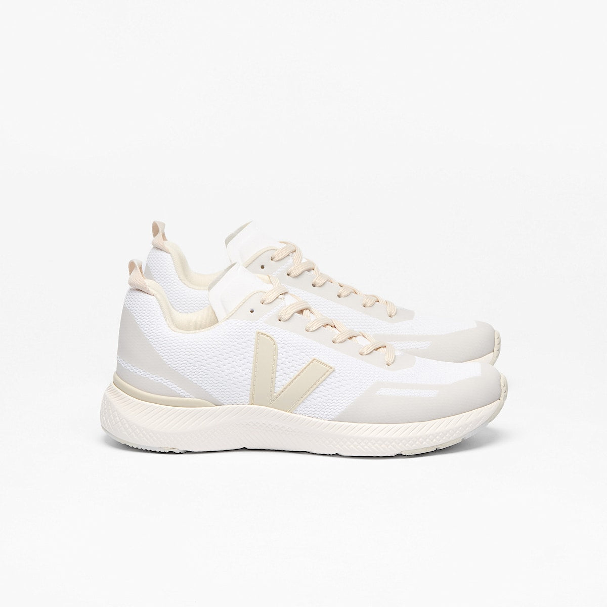 VEJA Impala Engineered-Mesh Eggshell Pierre