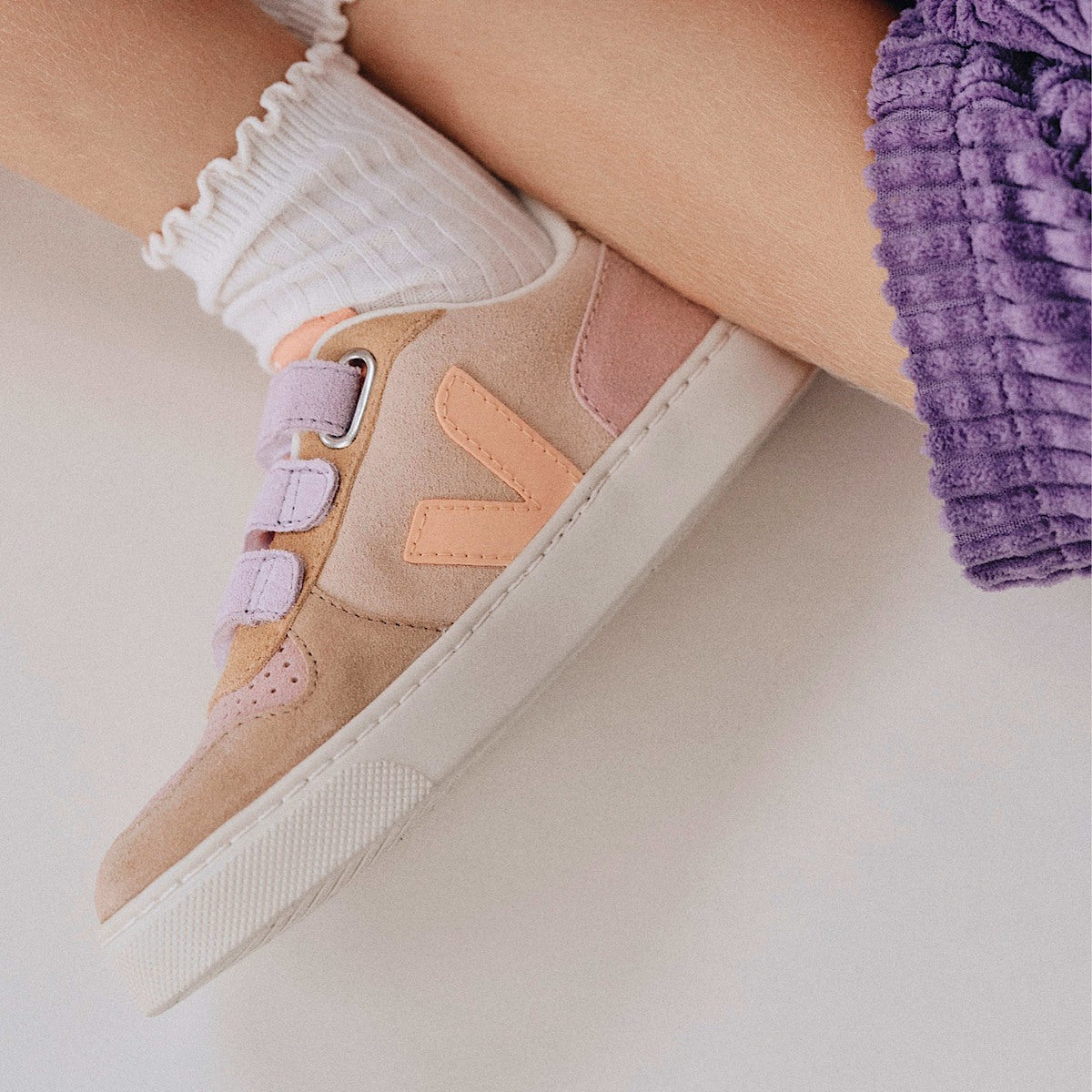 VEJA V-10 Suede Multico Sable - Image 4
