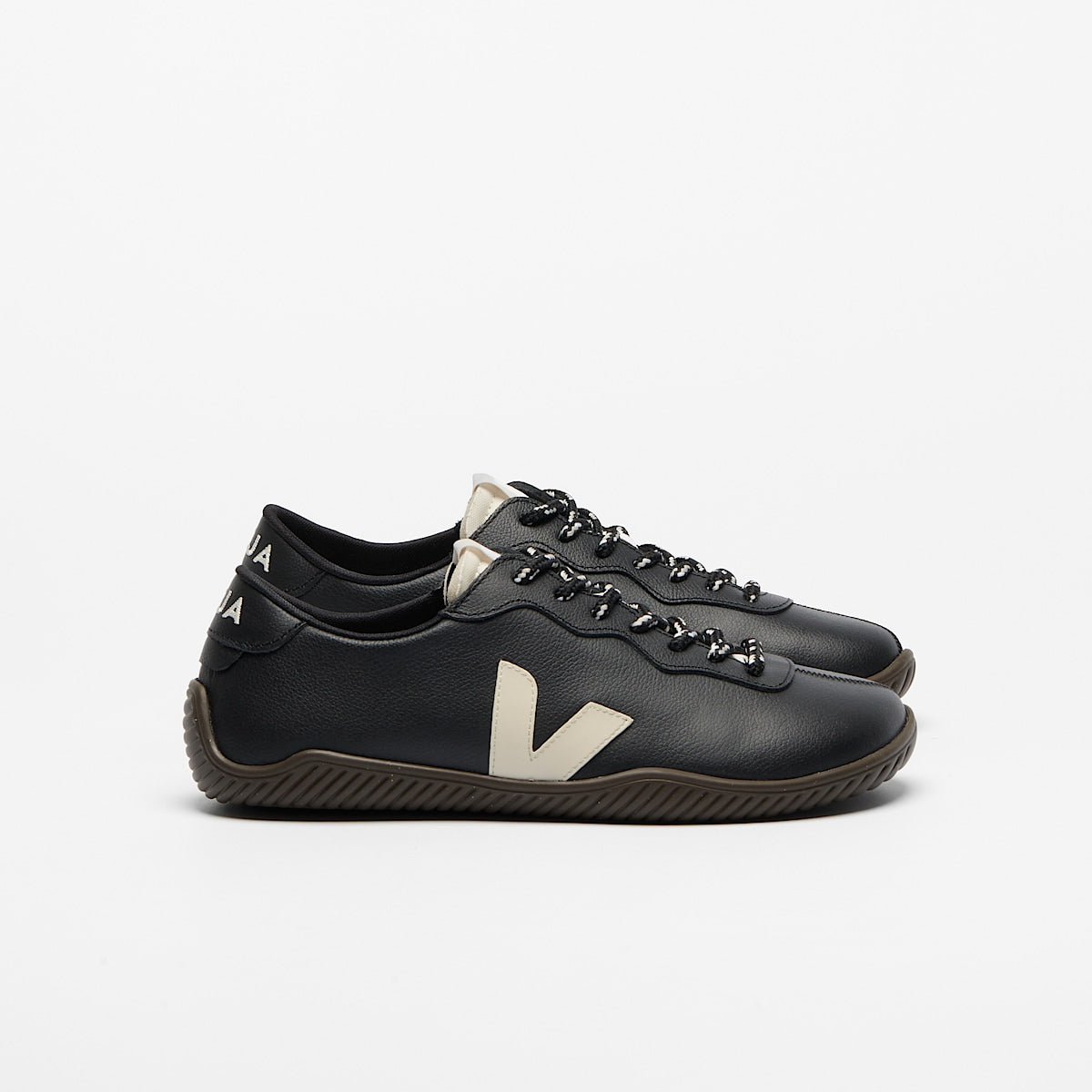 VEJA Jitsu Leather Black Pierre Eagle