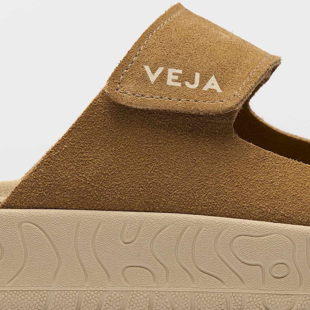 VEJA Etna Suede Tent Almond - Image 4