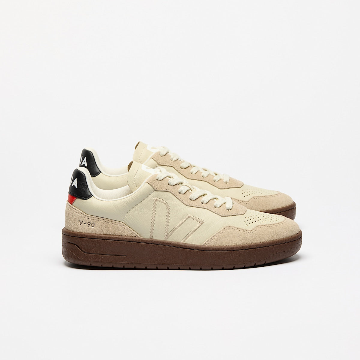 VEJA V-90 Leather Pierre Almond Black