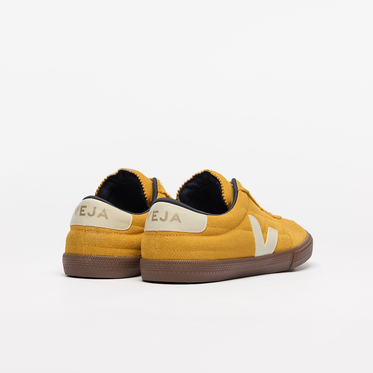 VEJA Panenka Suede Safran Pierre Bark - Image 3
