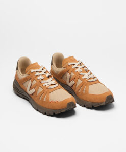 Alternative view of VEJA Salar Alveomesh x Carnan Umber