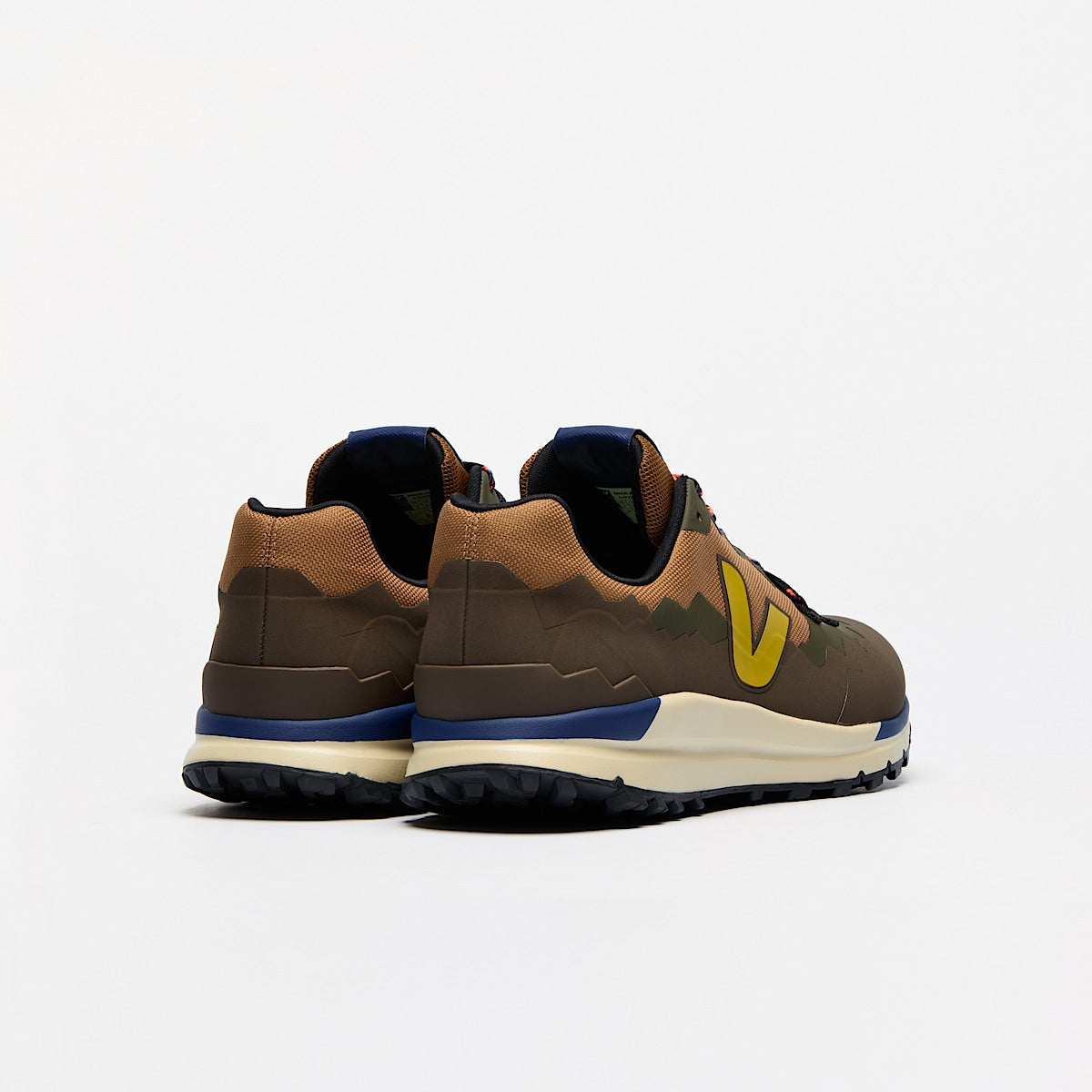 VEJA Fitz Roy Trek-Shell x Buff® Terra Liquor - Image 3