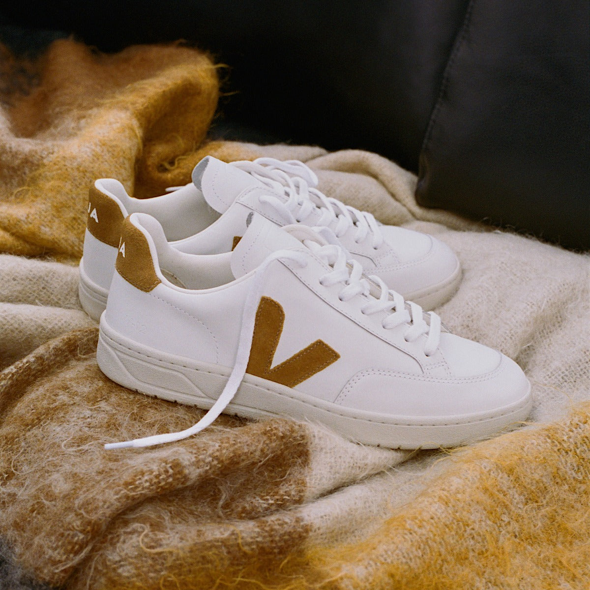 VEJA V-12 Leather White Camel - Image 4