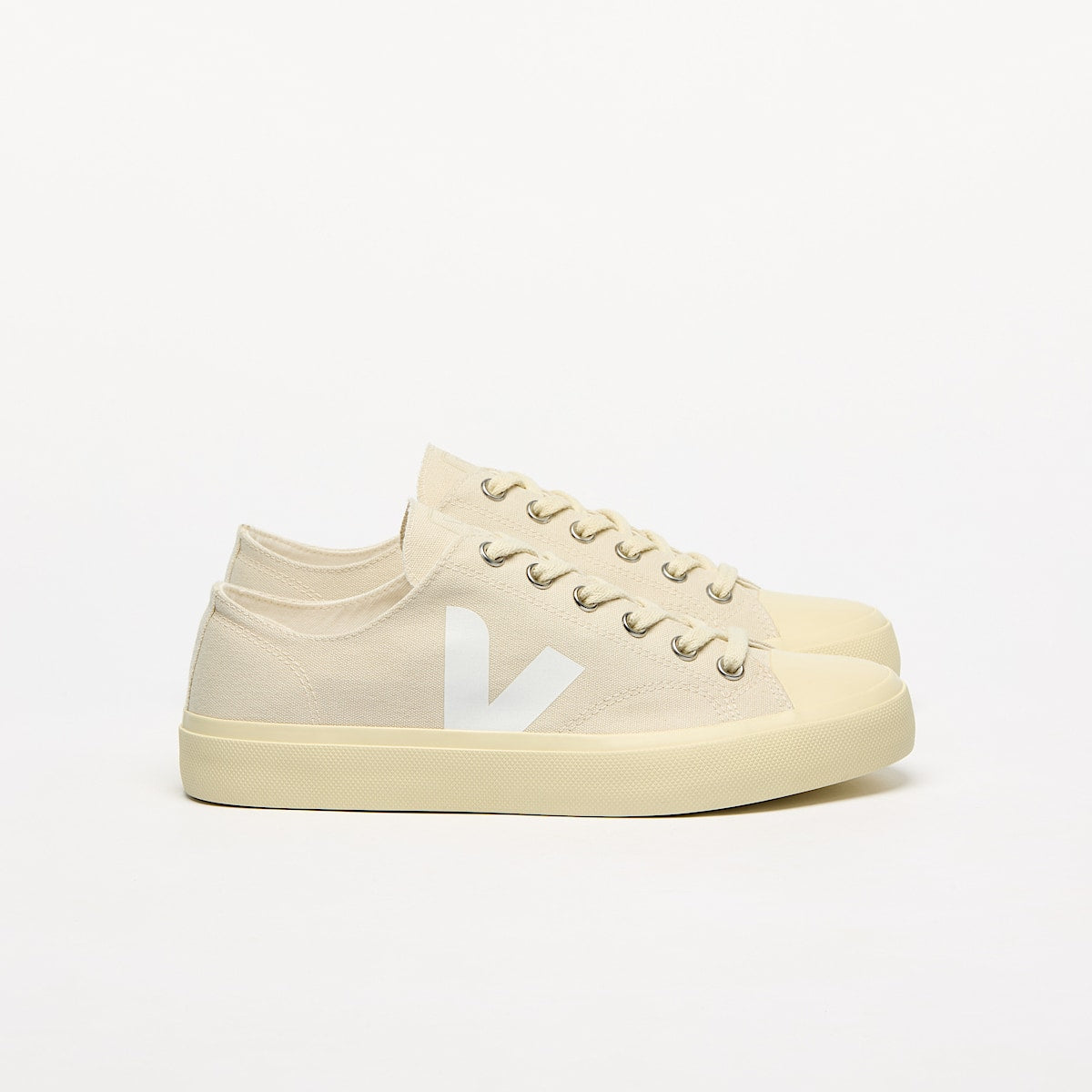 VEJA Wata Ii Low Canvas Pierre White