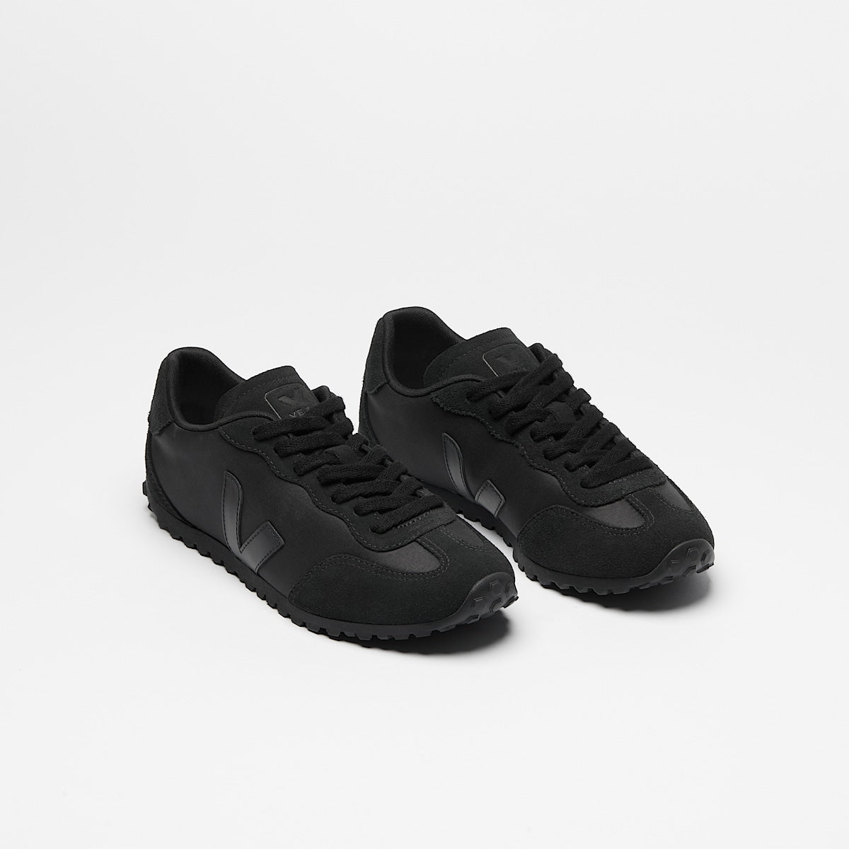 VEJA Gt Nolyn Full Black - Image 2