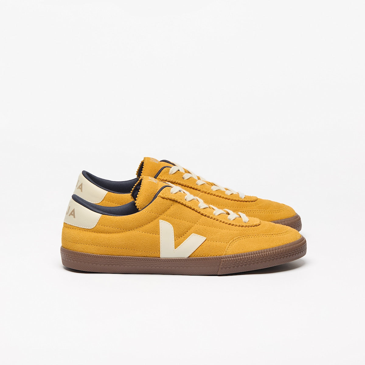 VEJA Panenka Suede Safran Pierre Bark