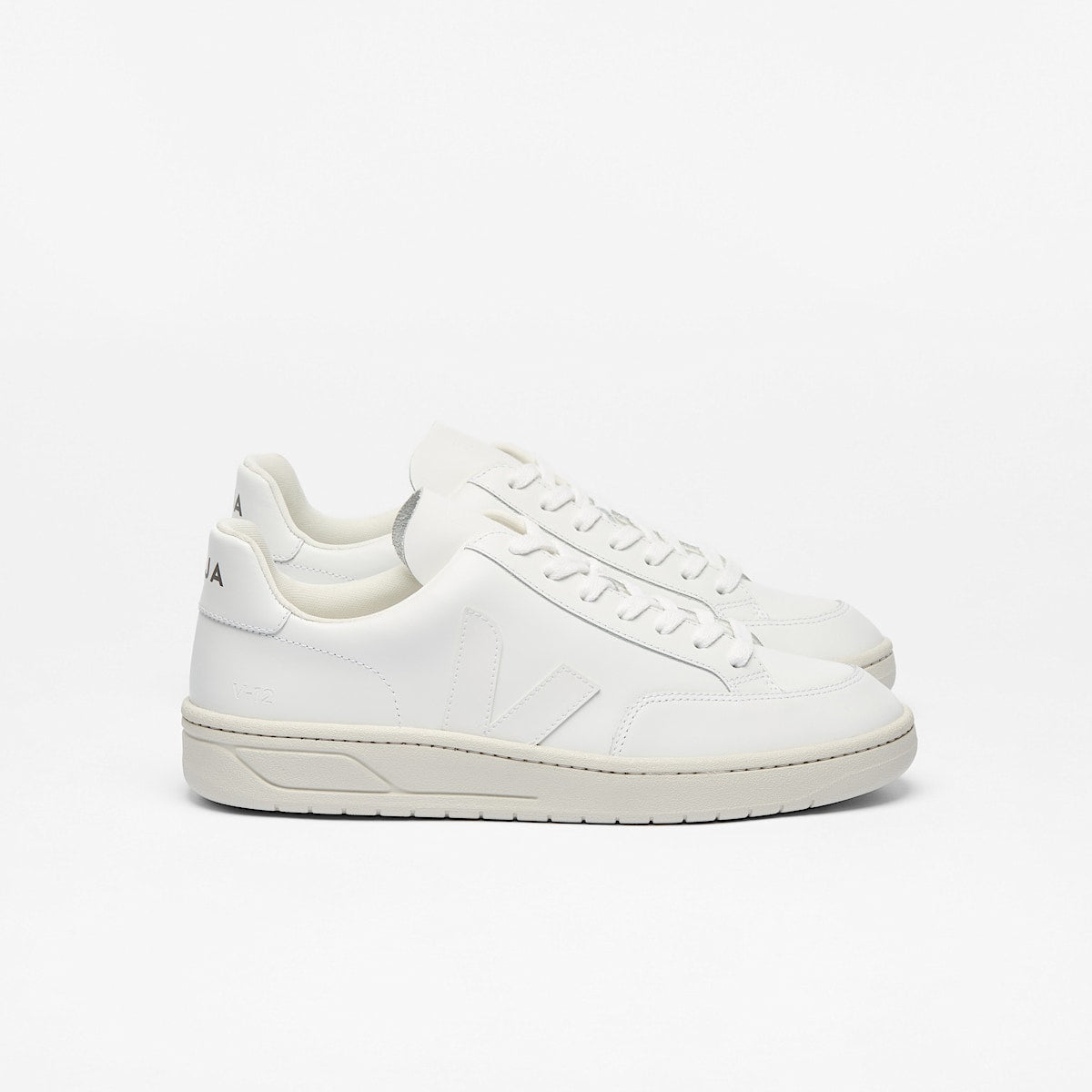 VEJA V-12 Leather White