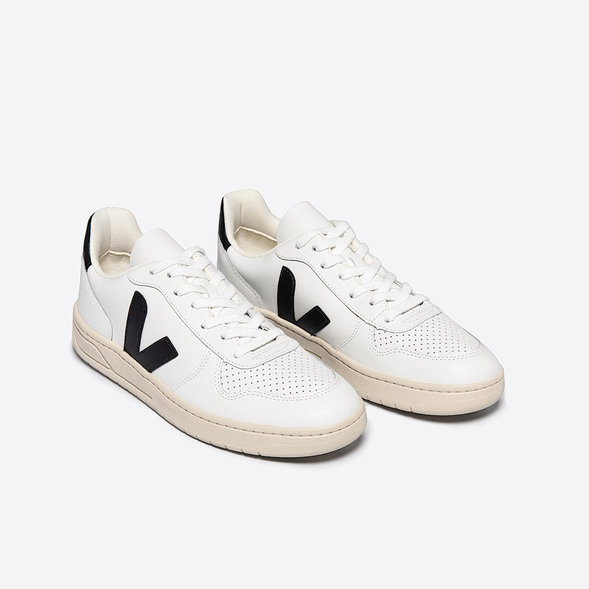 VEJA V-10 Leather White Black - Image 2