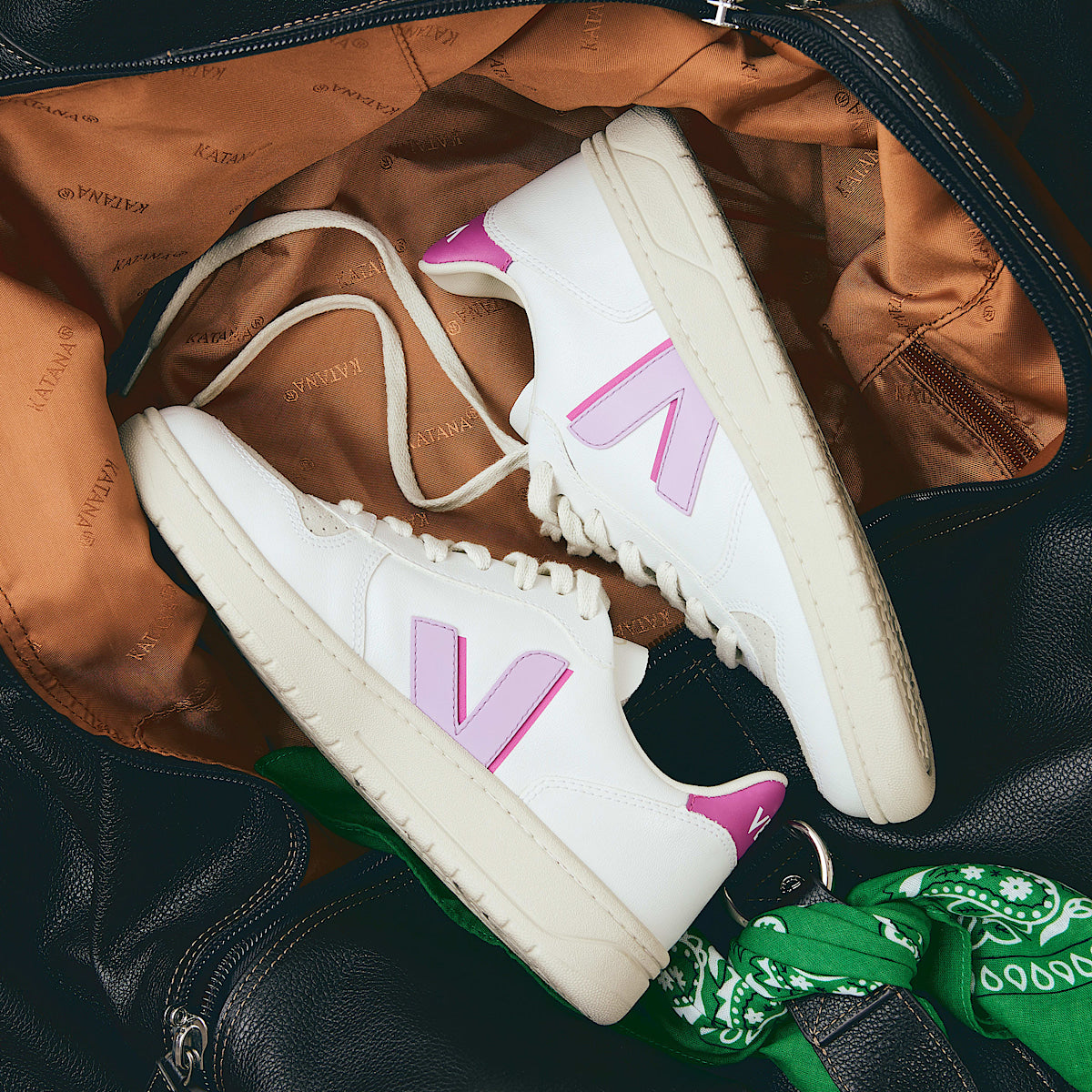 VEJA V-10 CWL White Orchid Ultraviolet - Image 4