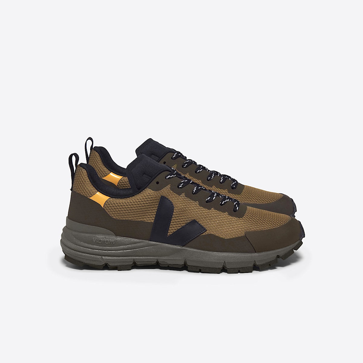 VEJA Dekkan Alveomesh Tent Black Ouro