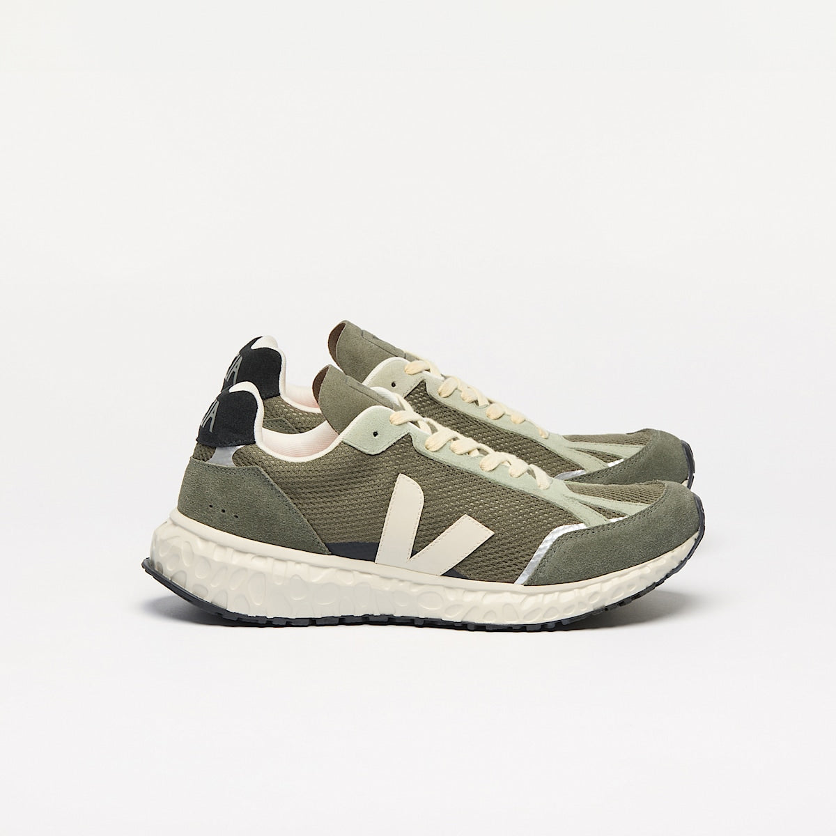 VEJA Condor Royale Alveomesh Kaki Pierre