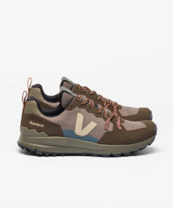 VEJA Fitz Roy Trek-Shell x Finisterre Balsate Almond