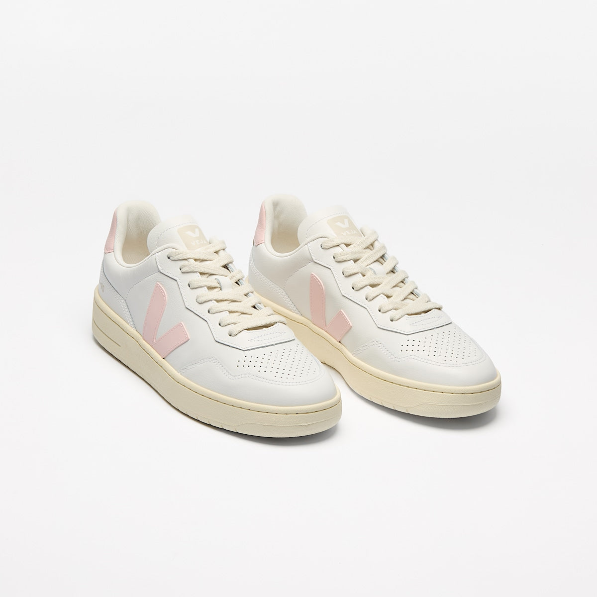 VEJA V-90 Leather White Petale - Image 2