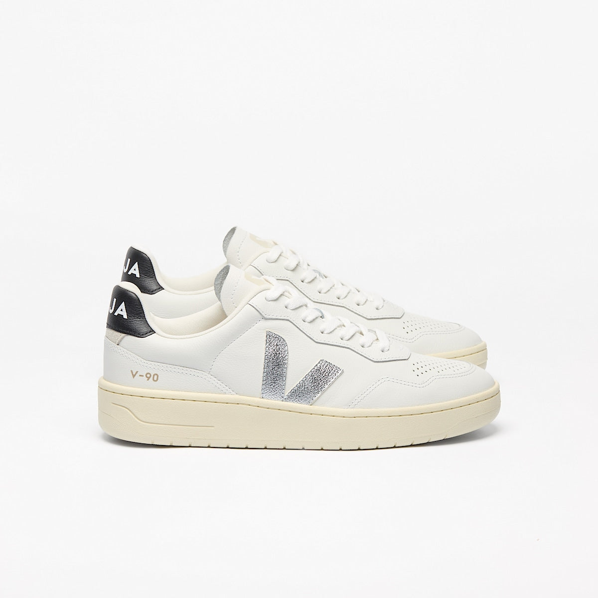 VEJA V-90 Leather White Silver Black