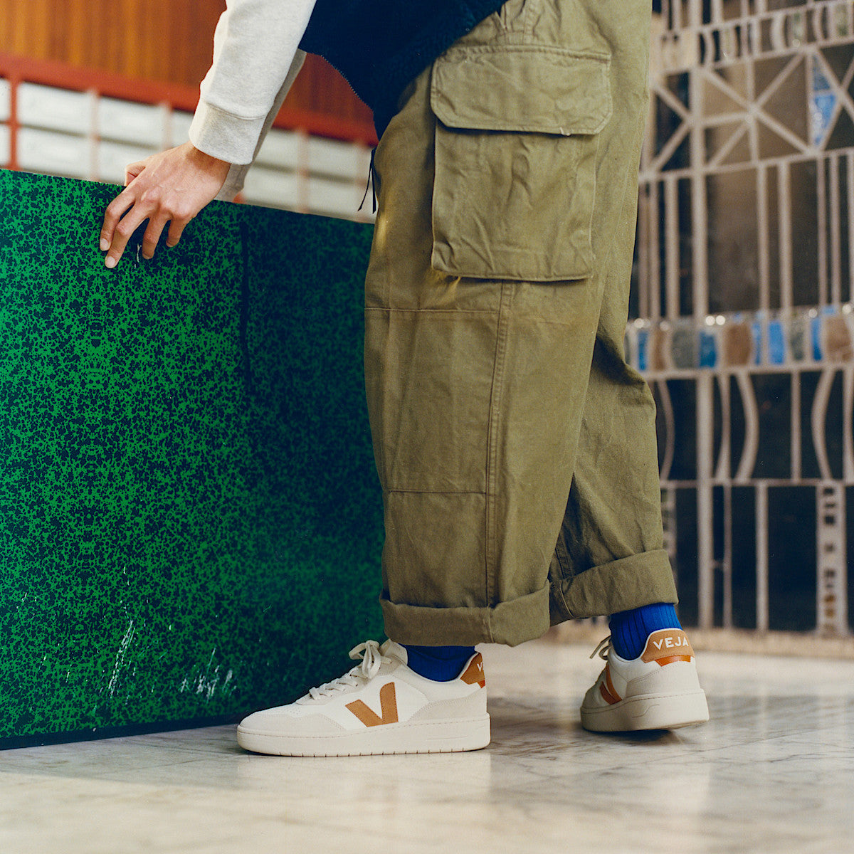 VEJA V-90 Leather White Umber - Image 4