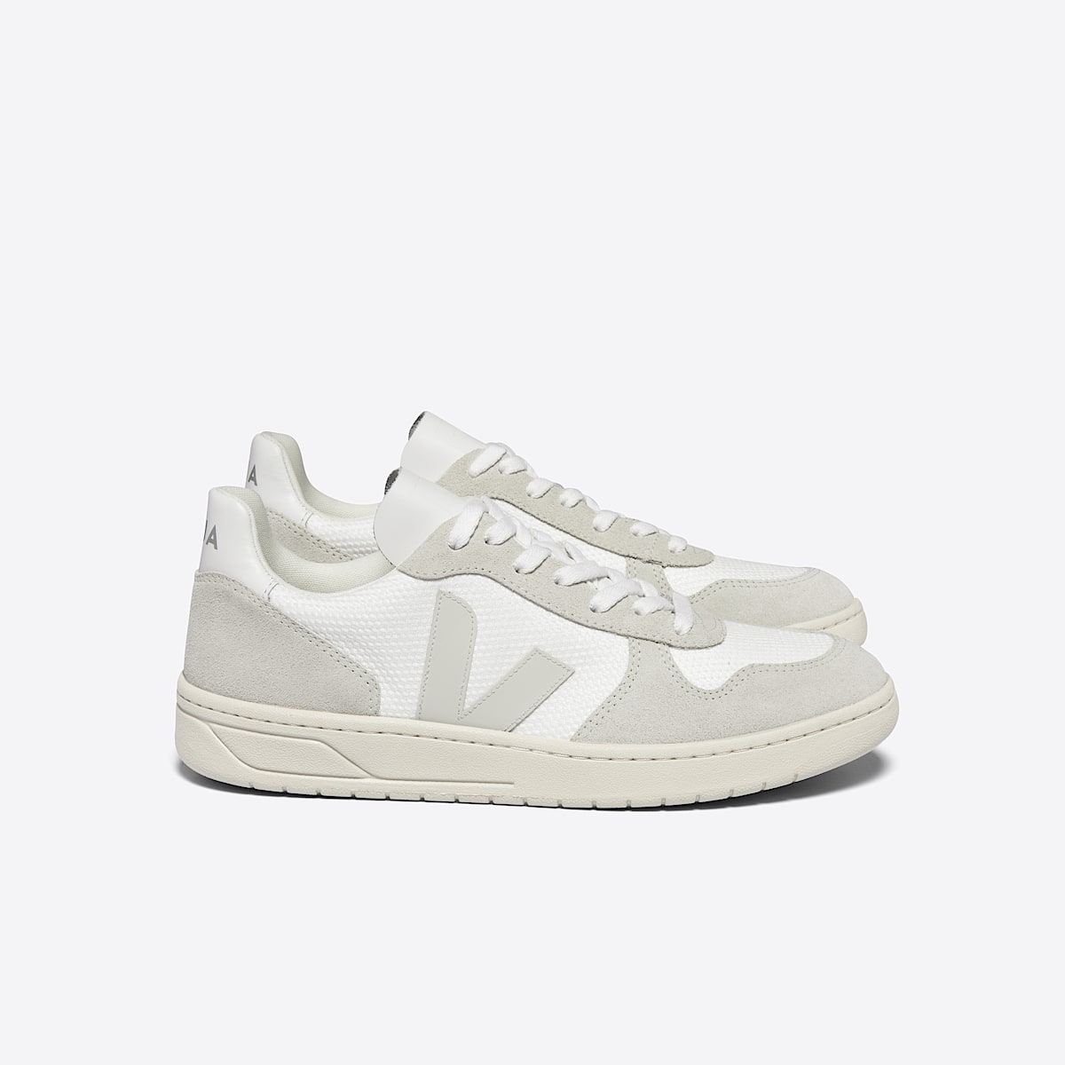 VEJA V-10 B-MESH White Natural Pierre