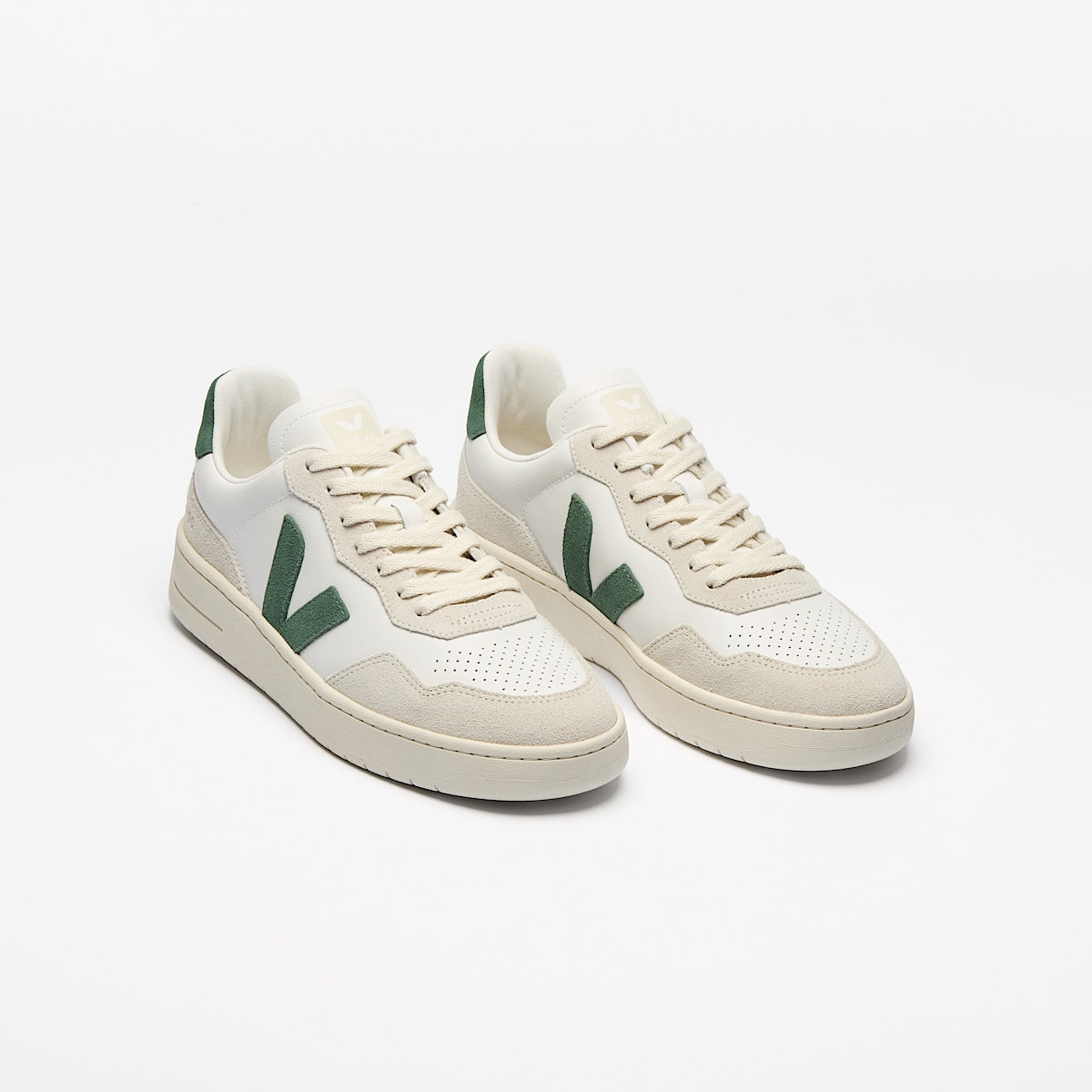 VEJA V-90 Leather White Cyprus - Image 2
