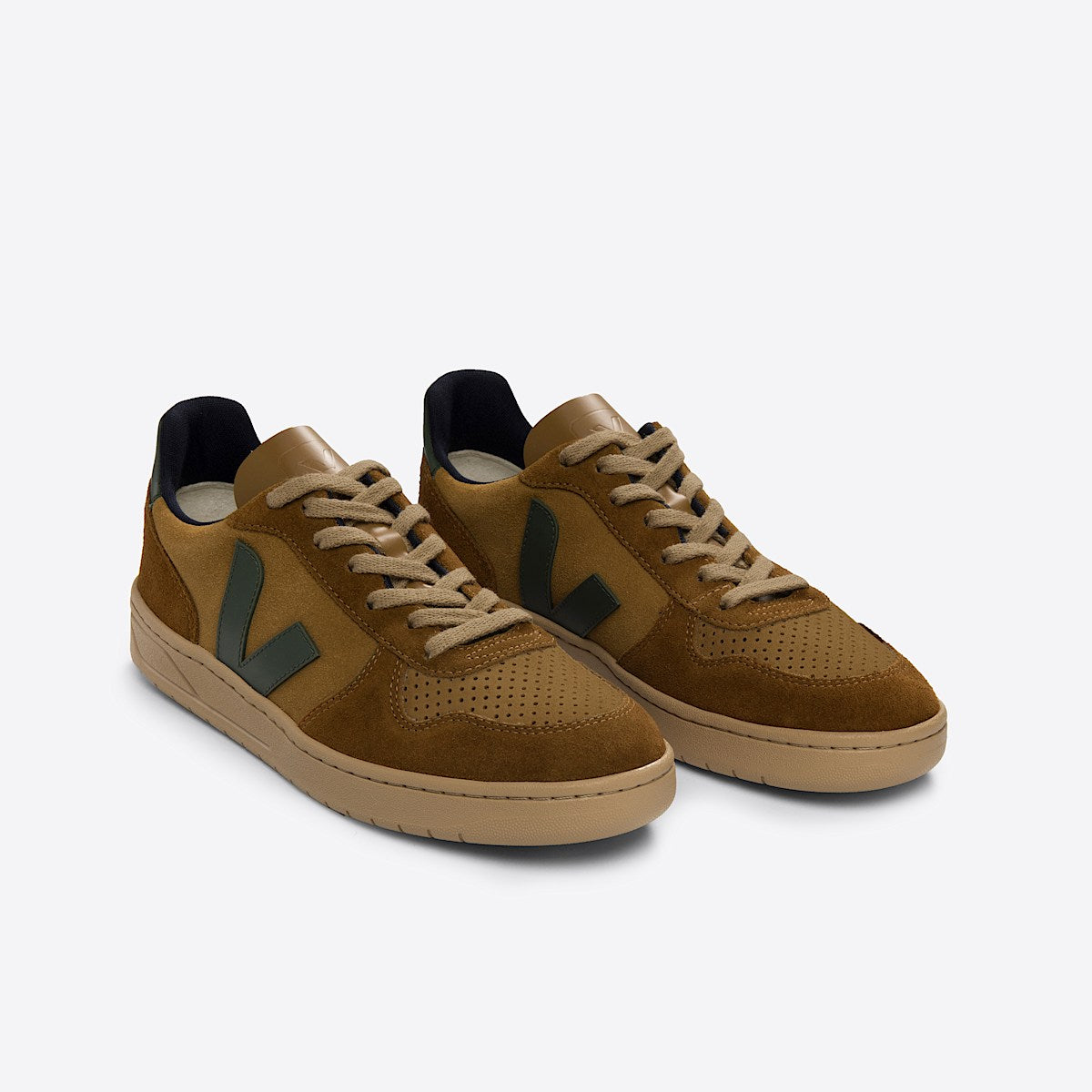 VEJA V-10 Suede Camel Cyprus Multico - Image 3