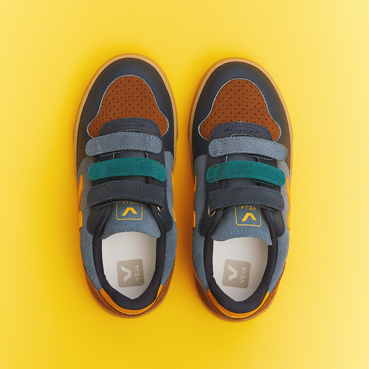 VEJA V-10 Suede California Ouro Natural - Image 4
