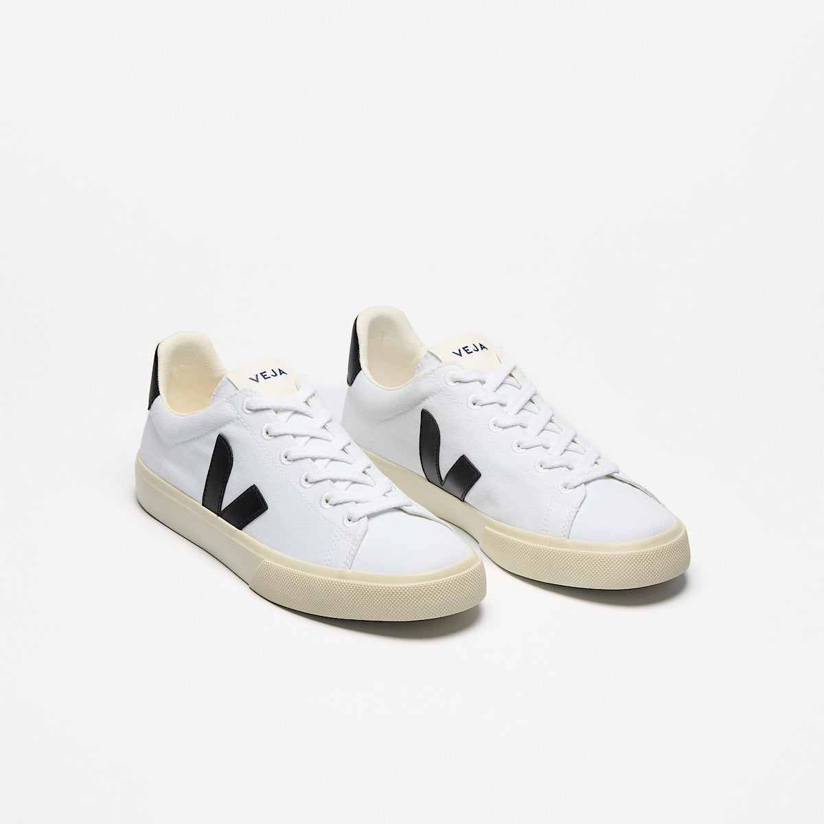 VEJA Campo Canvas White Black - Image 3