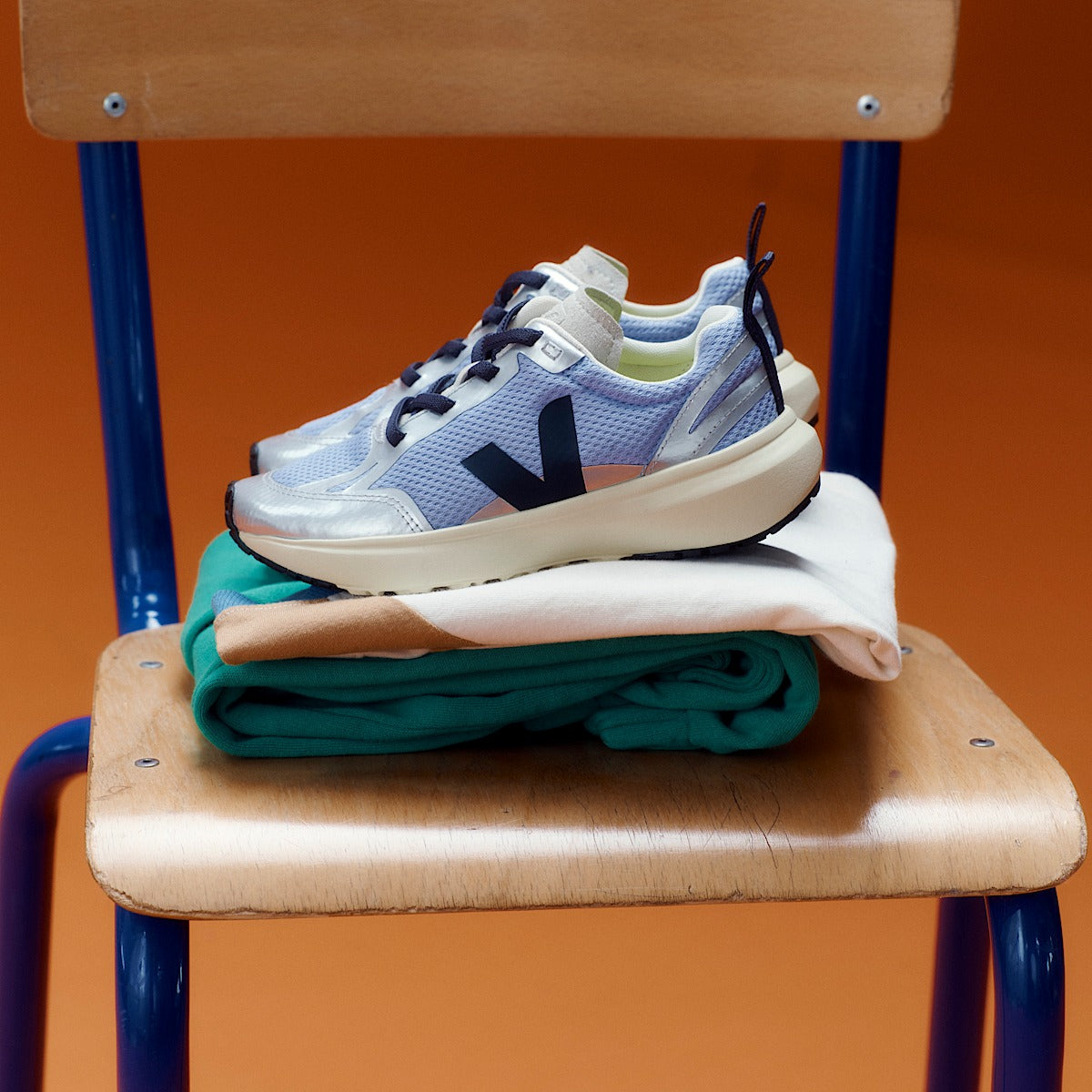 VEJA Canary Elastic Laces Alveomesh Olympe Nautico Silver - Image 4