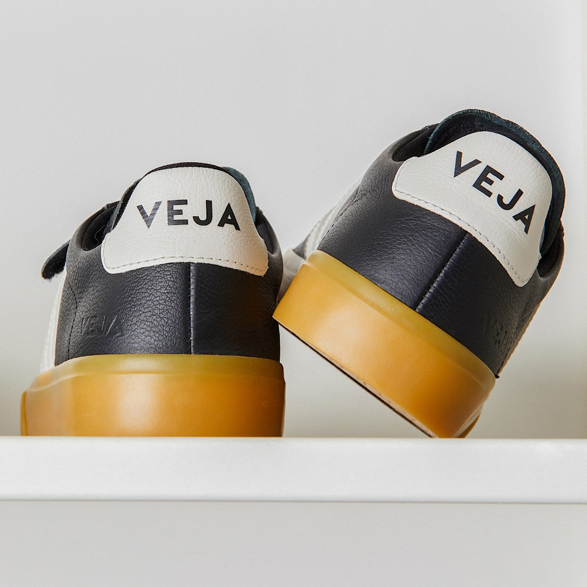 VEJA Recife Leather Black White - Image 4