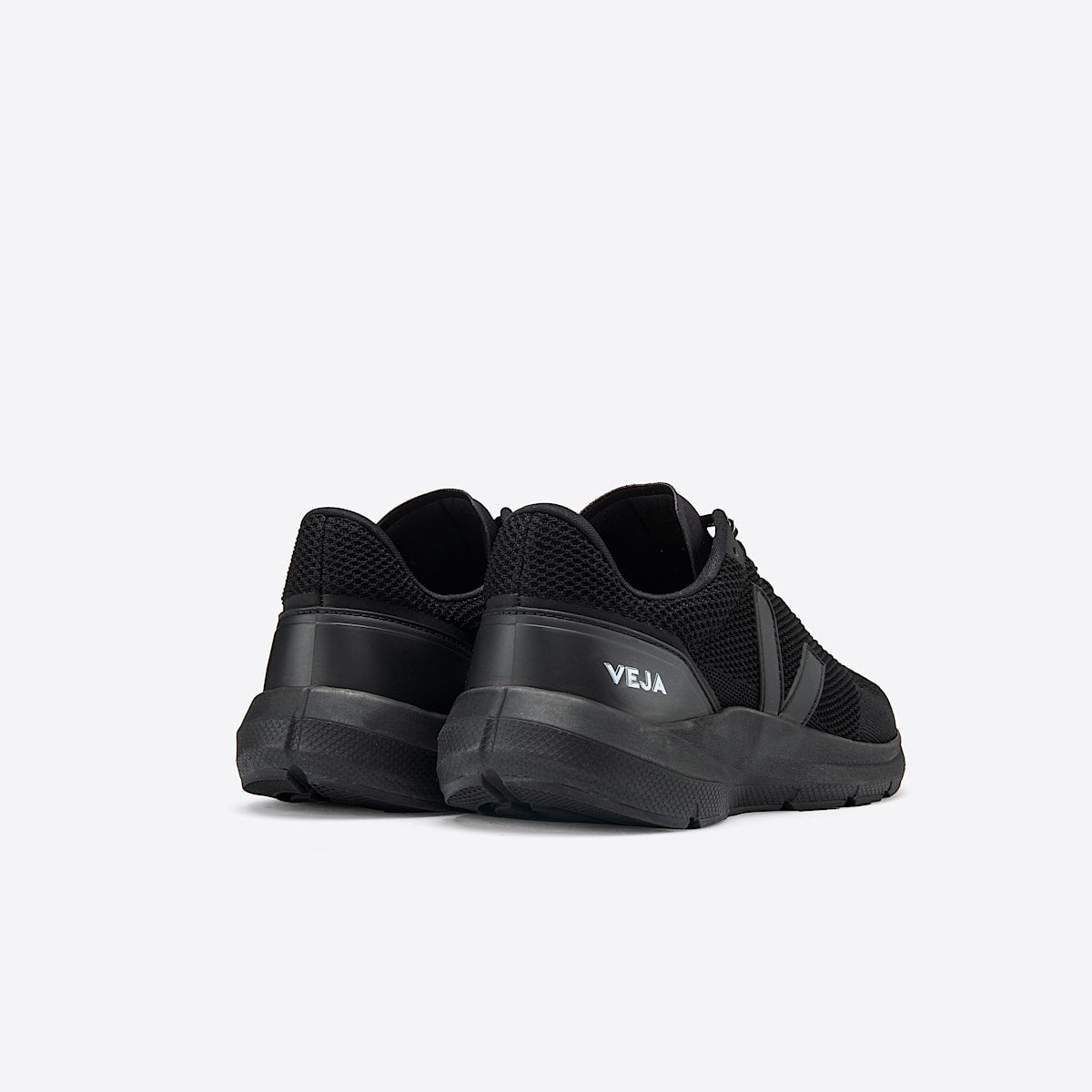 VEJA Marlin V-KNIT Full Black - Image 3