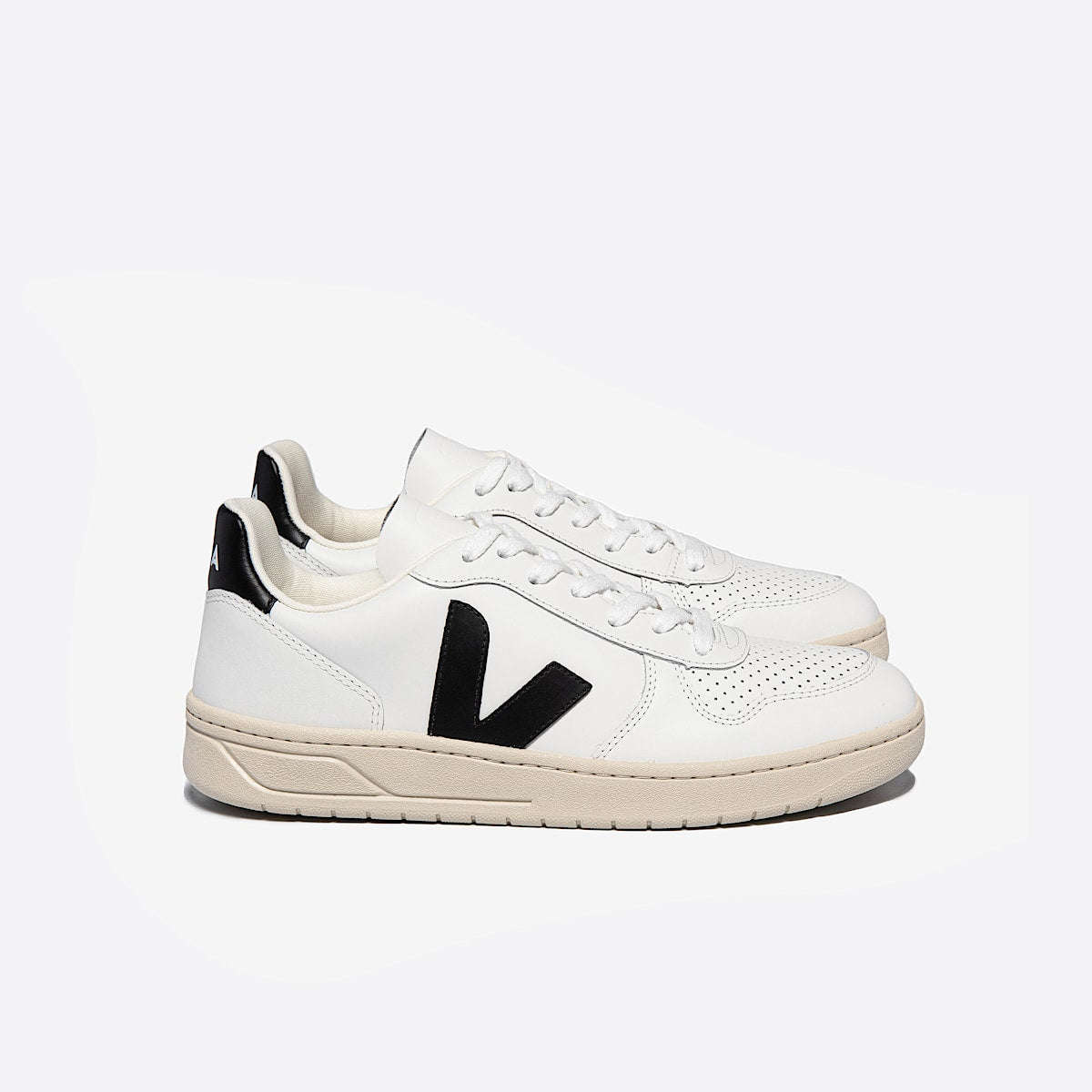 VEJA V-10 Leather White Black