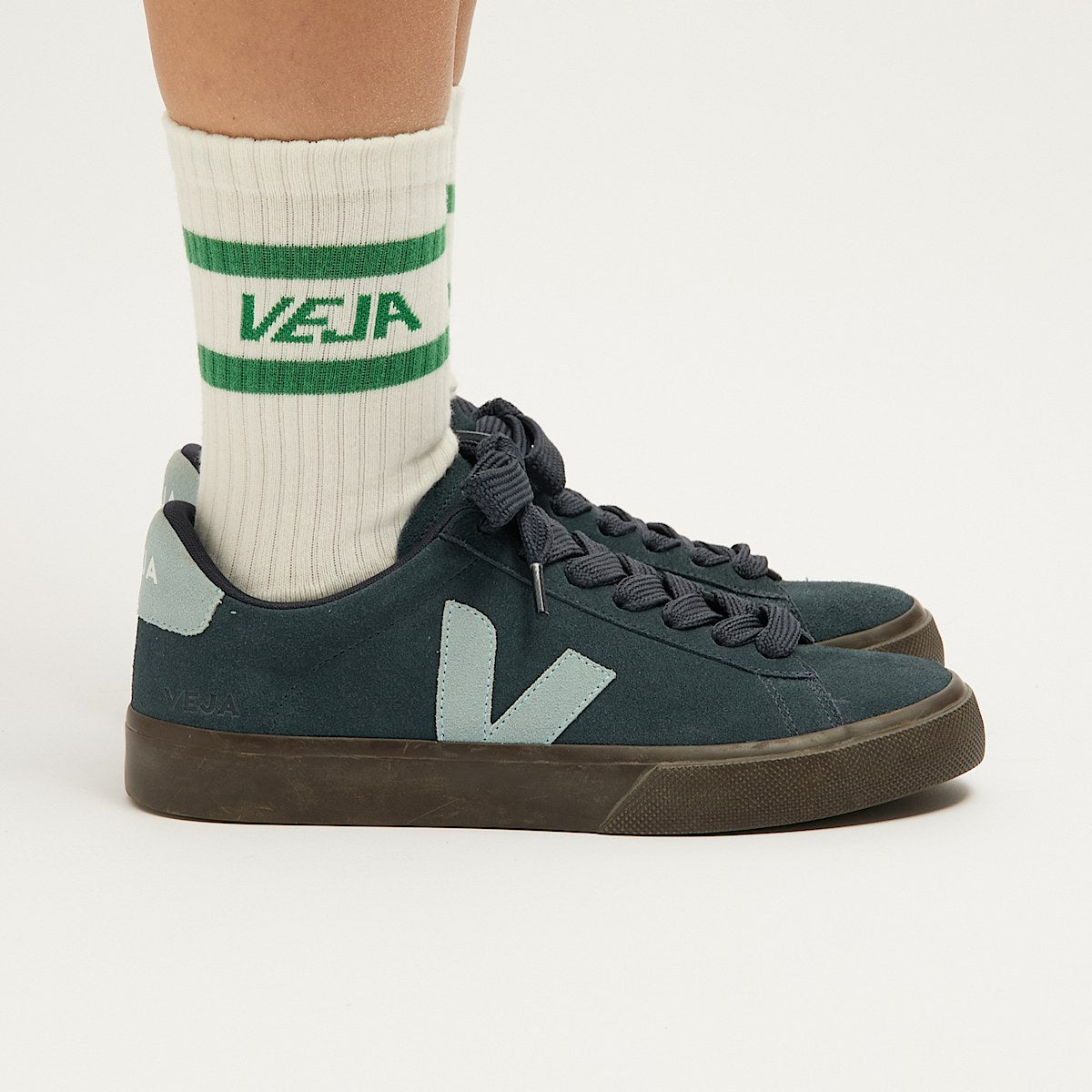 VEJA Iconic Socks Cotton White Green - Image 2
