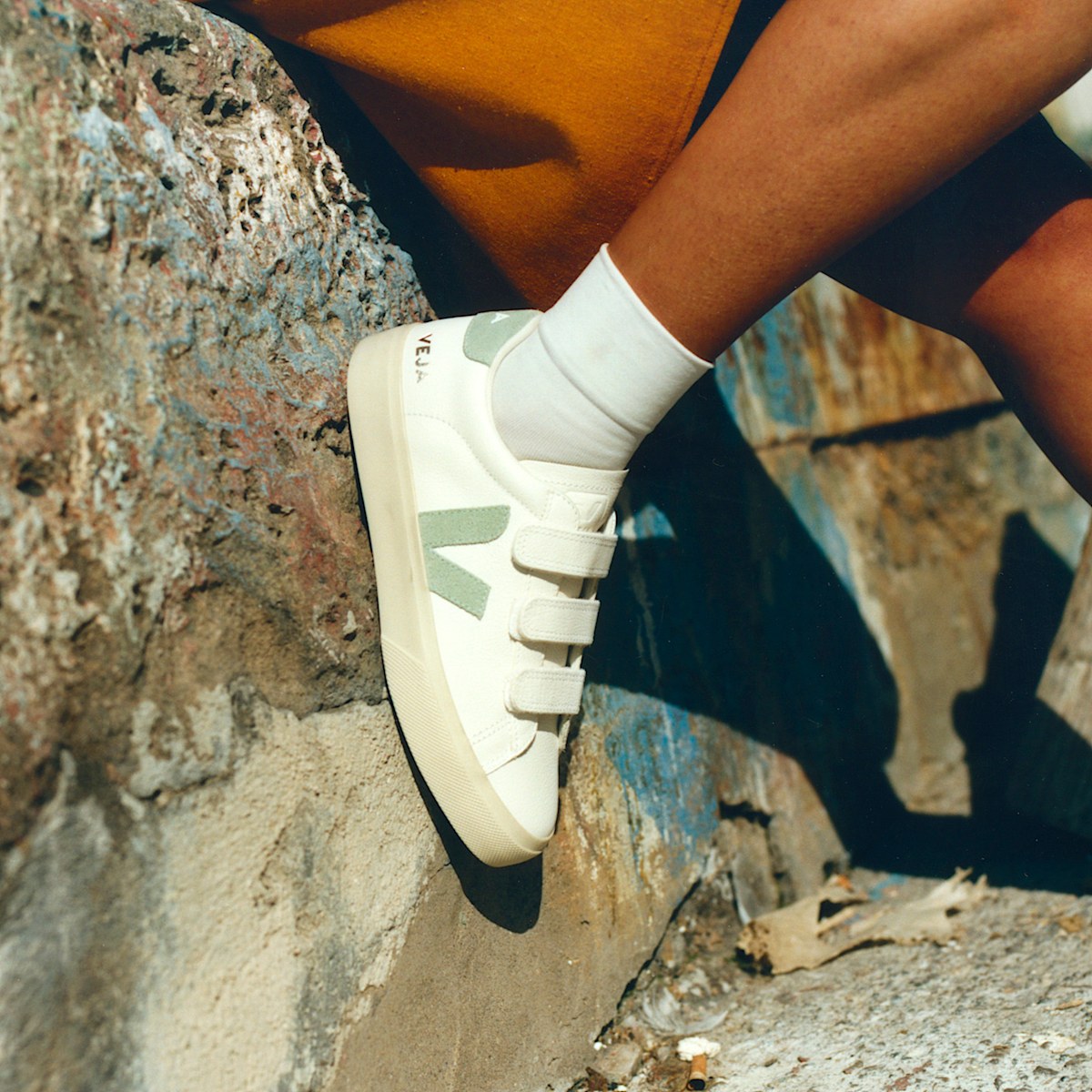 VEJA Recife Leather White Matcha - Image 4