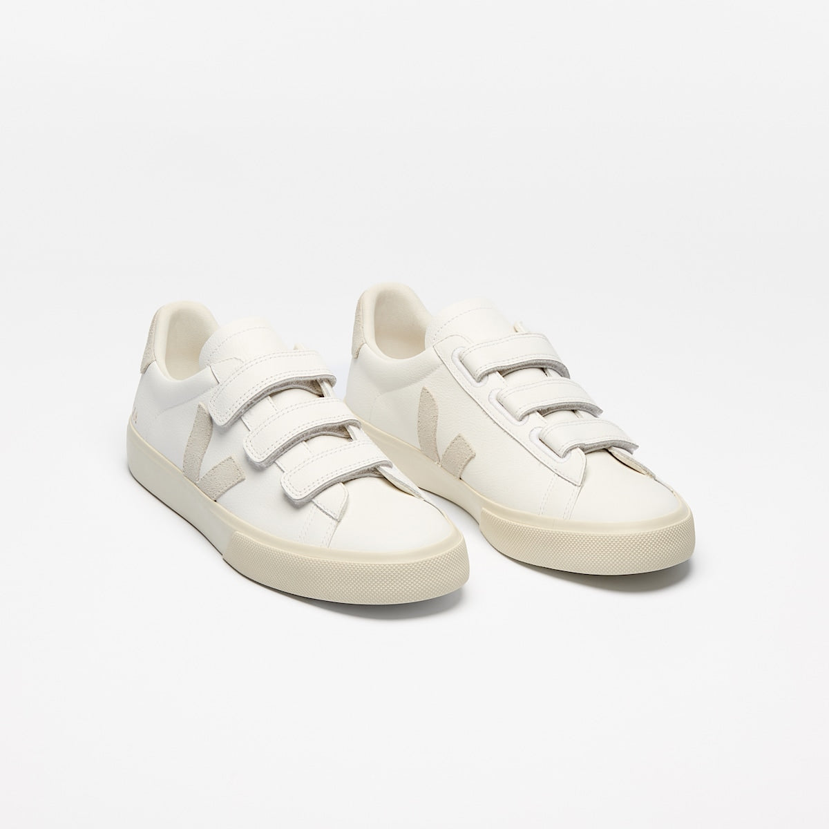 VEJA Recife Leather White Natural - Image 2