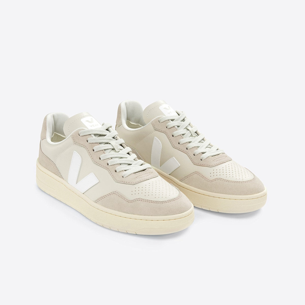 VEJA V-90 Leather Pierre White - Image 2
