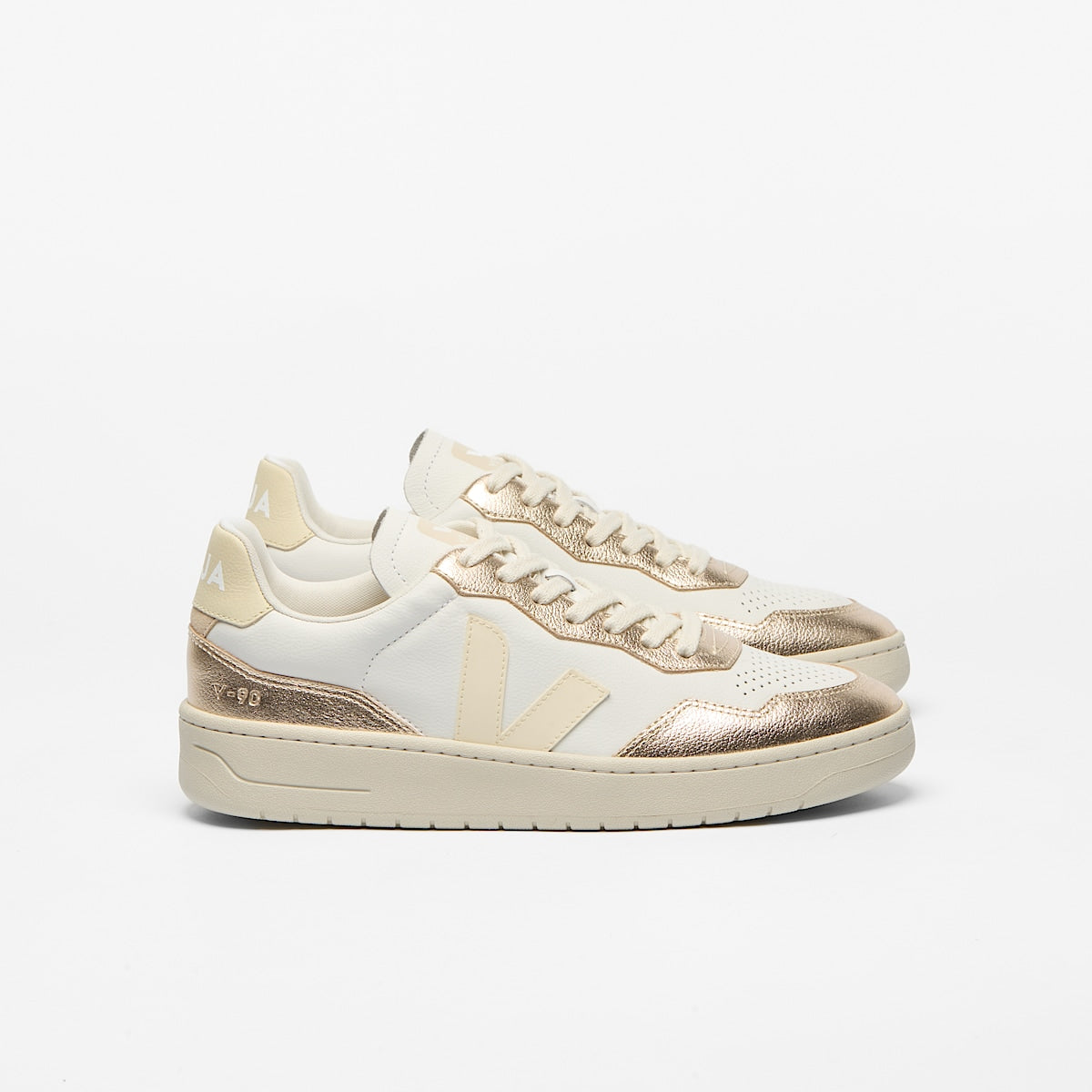 VEJA V-90 Leather White Calcaire Platine