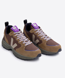 Alternative view of VEJA Venturi Alveomesh x Reformation Walnut