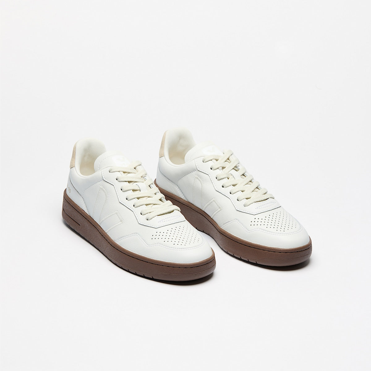 VEJA V-90 Leather White Pierre Almond - Image 2