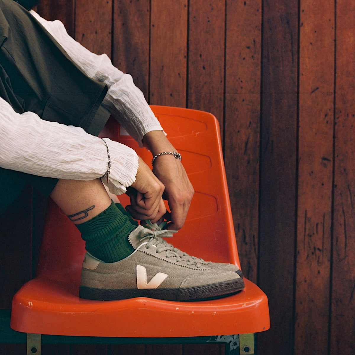 VEJA Panenka Suede Taupe Pierre Bark - Image 4