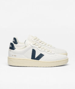 VEJA V-90 Leather White Nautico