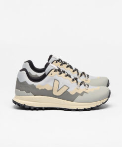 VEJA Fitz Roy Trek-Shell Shark Almond