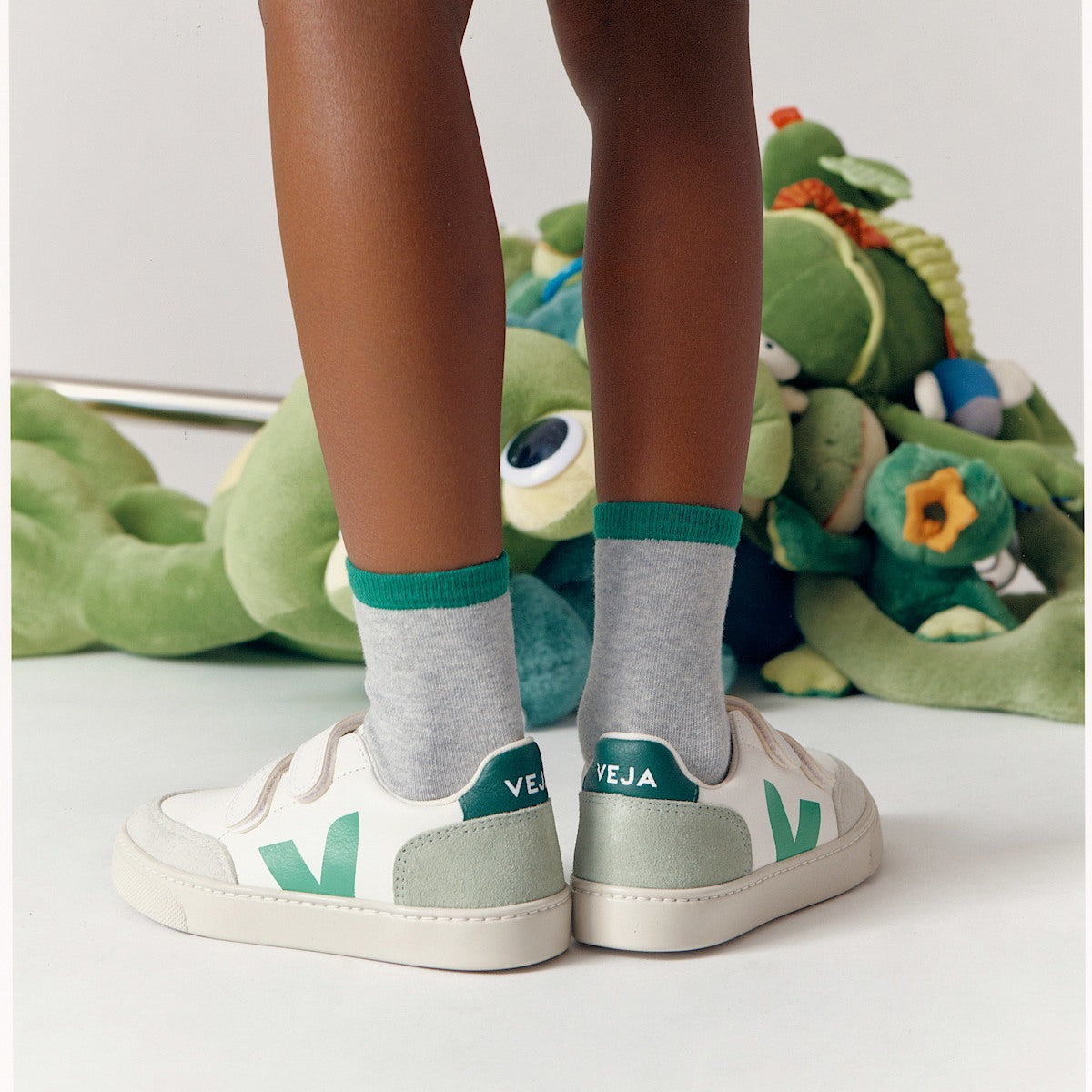 VEJA V-12 Leather White Multico Clay - Image 4